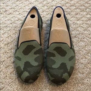 EUC Rothy’s Camo Loafer